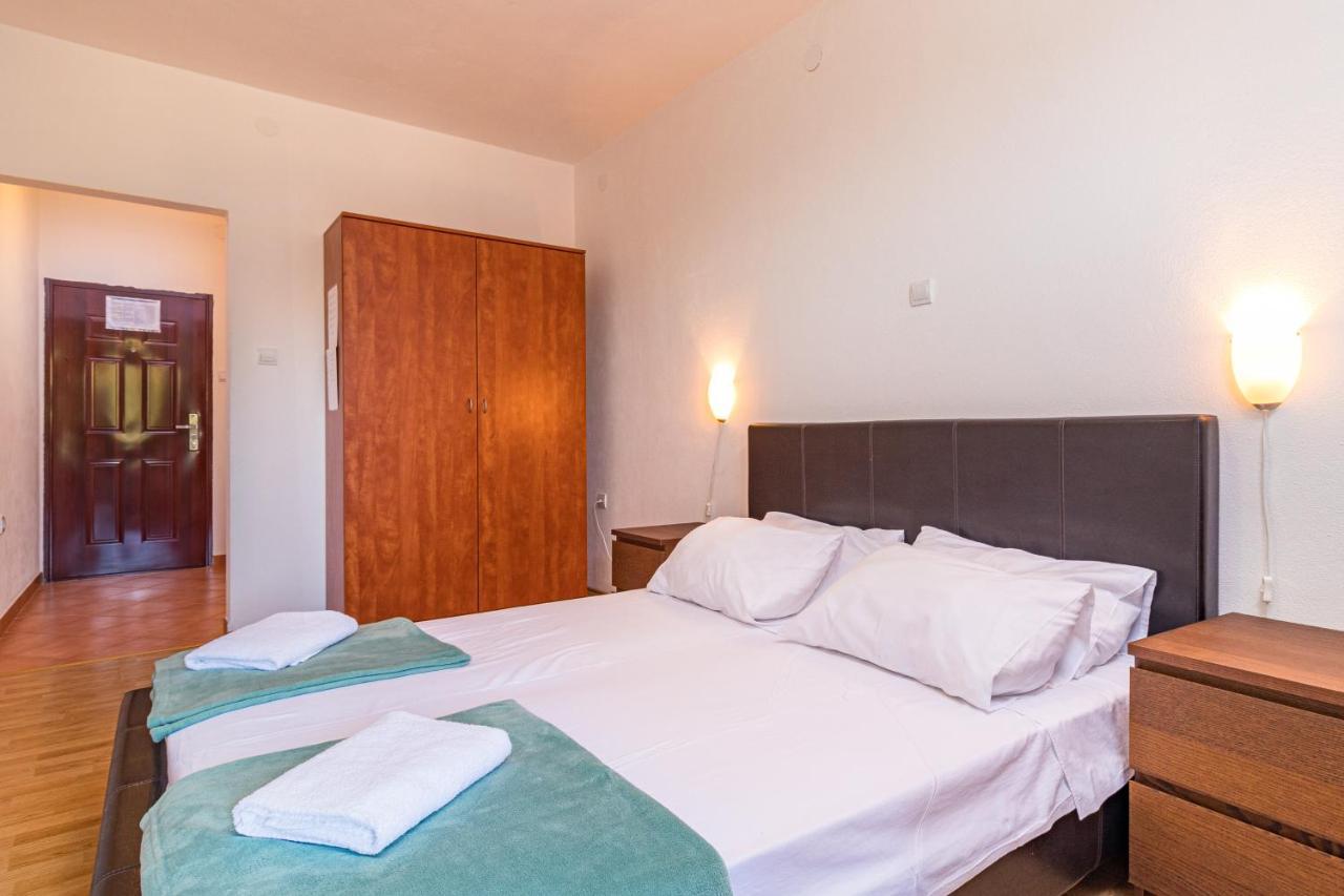 Apartments And Rooms Alenka Banjole Ngoại thất bức ảnh
