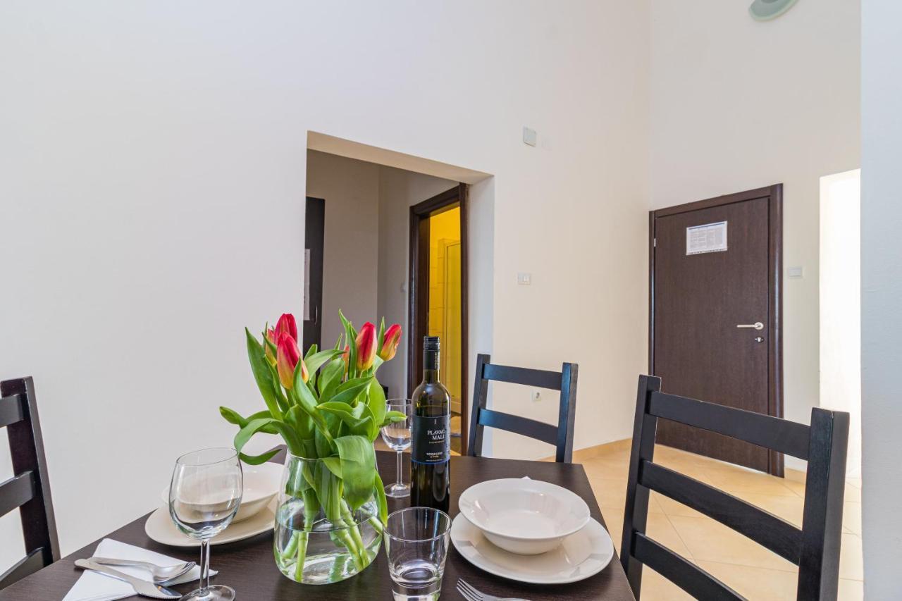 Apartments And Rooms Alenka Banjole Ngoại thất bức ảnh