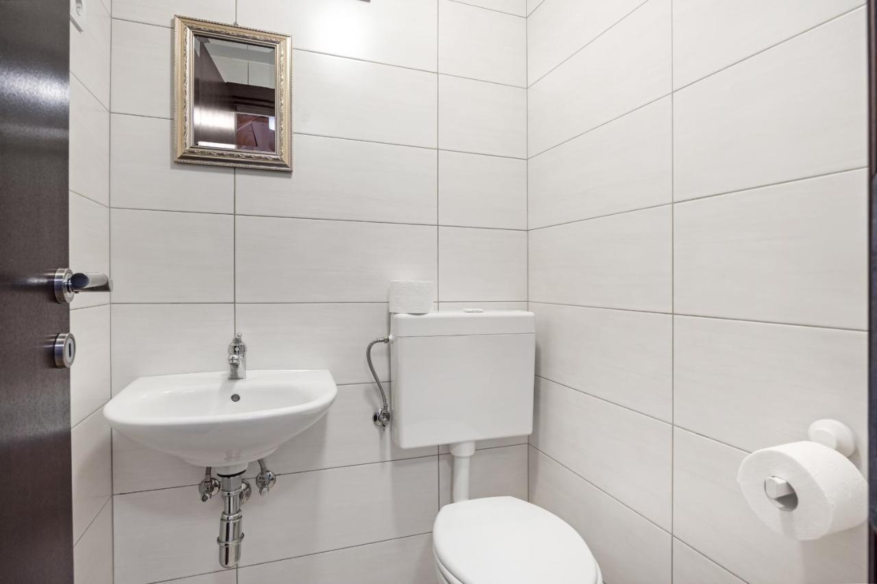 Apartments And Rooms Alenka Banjole Ngoại thất bức ảnh