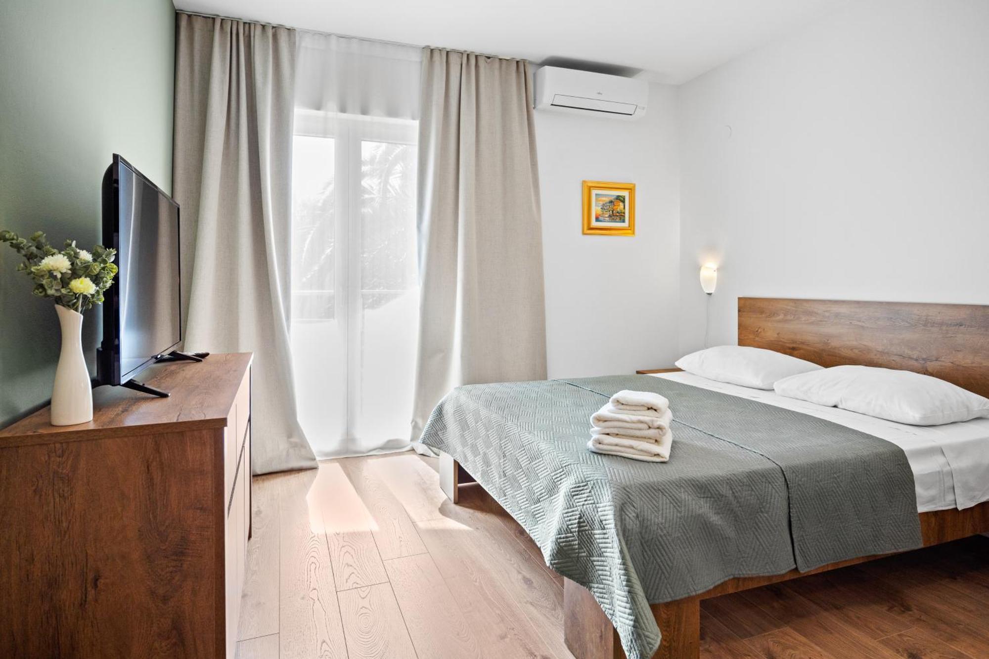 Apartments And Rooms Alenka Banjole Ngoại thất bức ảnh