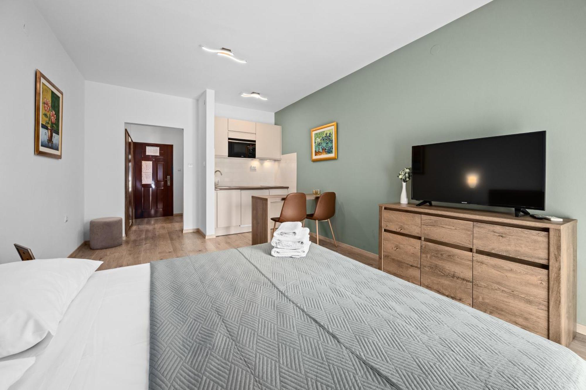 Apartments And Rooms Alenka Banjole Ngoại thất bức ảnh